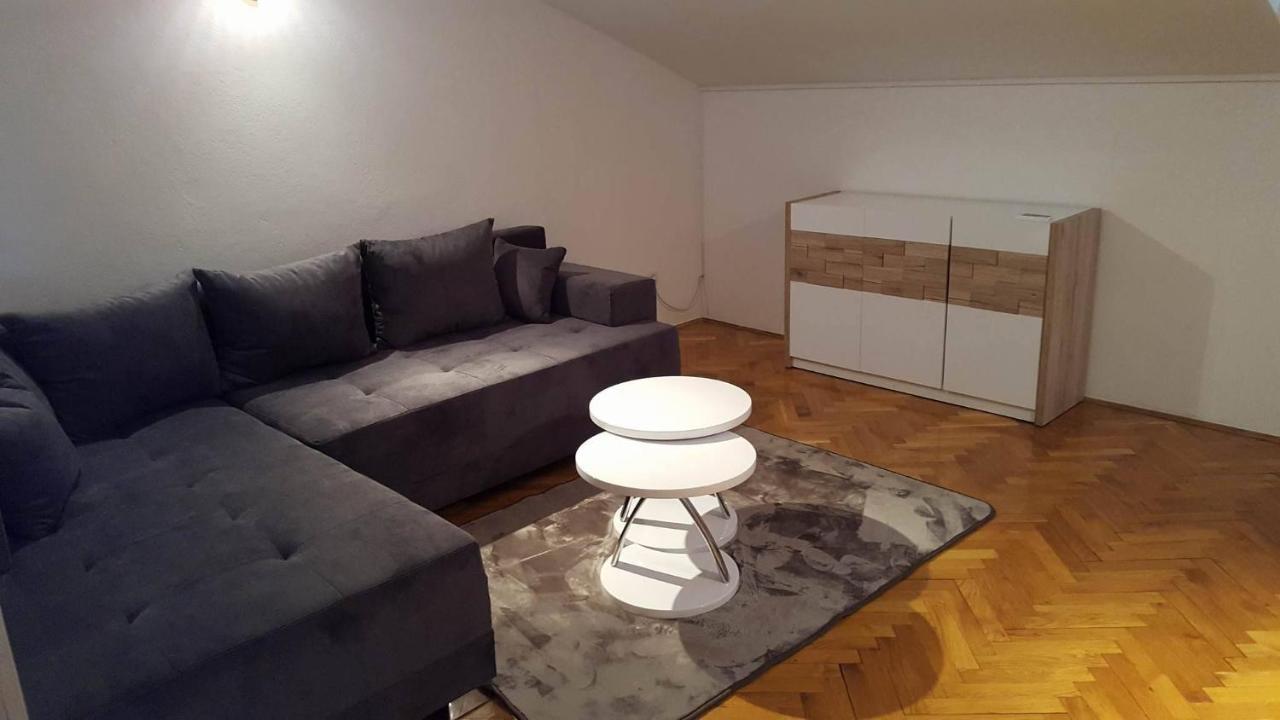 Apartments Mercep Оміш Екстер'єр фото